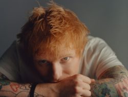 Ed Sheeran Kunjungi Pasar Santa Jaksel dan Bagikan Vinyl Album Miliknya, Viral di Medsos!