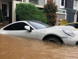 Tips Memperbaiki Mobil yang Pernah Terendam Banjir