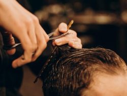 Menjelang Lebaran, Barbershop Kembali Diserbu Pelanggan: Ritual Wajib Pangkas Rambut Sebelum Fitri