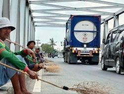 Viral Fenomena Penyapu Koin di Jembatan Sewo Subang Membludak Jelang Lebaran 2024, Mengular Hingga Beberapa Kilometer