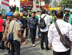 Viral Bentrokan Terjadi Antara Sopir Angkot dan Ojol di Depan Balai Kota Sukabumi, Ternyata Cuma Salah Paham