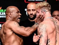 Mike Tyson Tetap Menyeramkan Meski Kalah dari Jake Paul