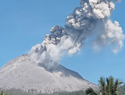 Erupsi Gunung Lewotobi Laki-laki Kembali Terjadi, Status Waspada Ditingkatkan ke Level IV