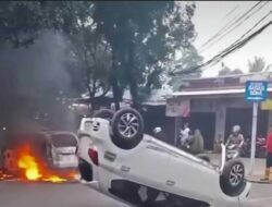 Massa Mengamuk di Depok, Mobil Polisi Jadi Sasaran: 4 Fakta Terungkap