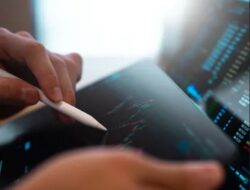 Gelombang Ancaman Digital Hantui Google, Facebook, dan Apple