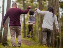 Kecerdasan Anak Diturunkan dari Ayah atau Ibu? Riset Ini Menjawab